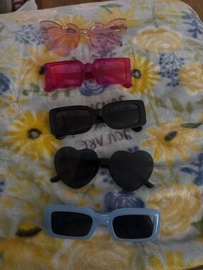 Assorted Women's Fashion Sunglasses - Pink, Hot Pink, Black, Blue